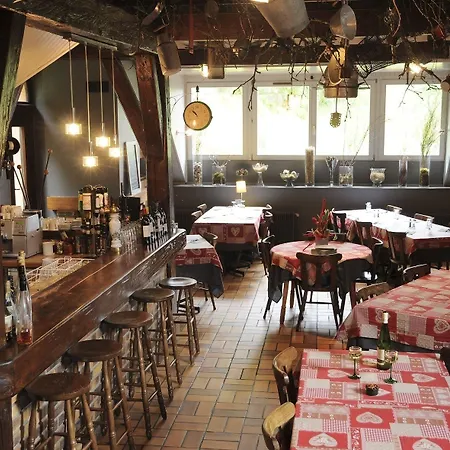 Hotel Restaurant Domaine De Basil