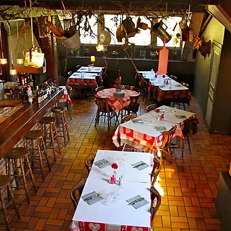 ホテル Restaurant Domaine De Basil 3*