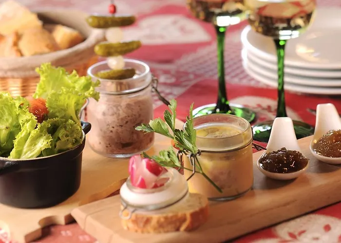 Restaurant Domaine De Basil 호텔 3*